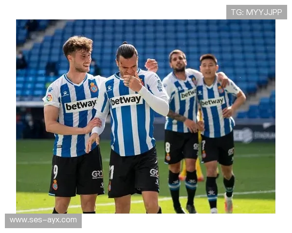 西班牙人队调整战术体系,新赛季引援聚焦中场控制力