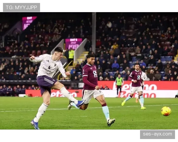 英超球队新赛季装备发布，科技创新引球迷热议，助力赛场表现提升