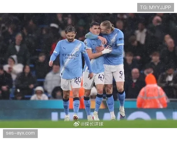 曼城中场对 Foden 的支持 曼城中场对 Foden 的支持